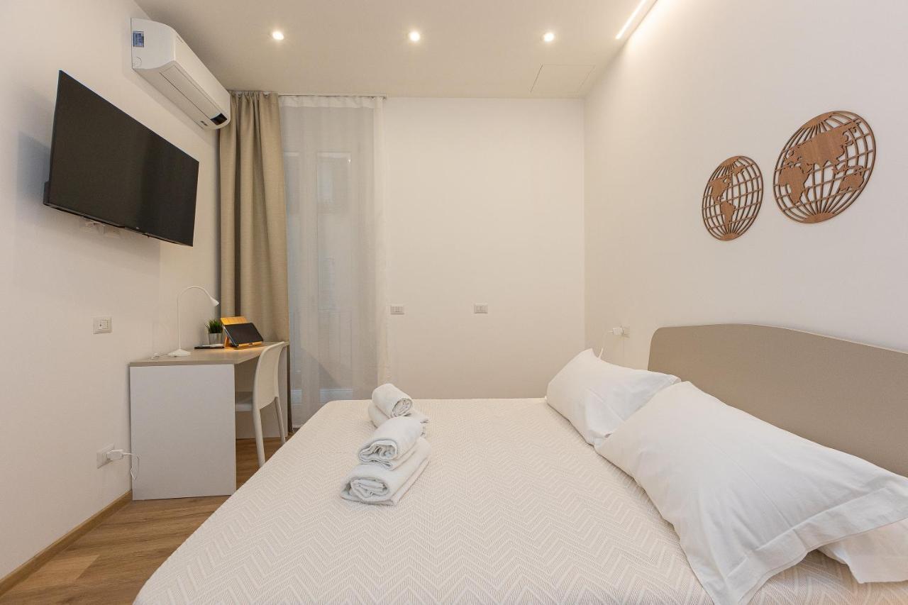 Colosseum Holidays - Three-bedroom Appartement *