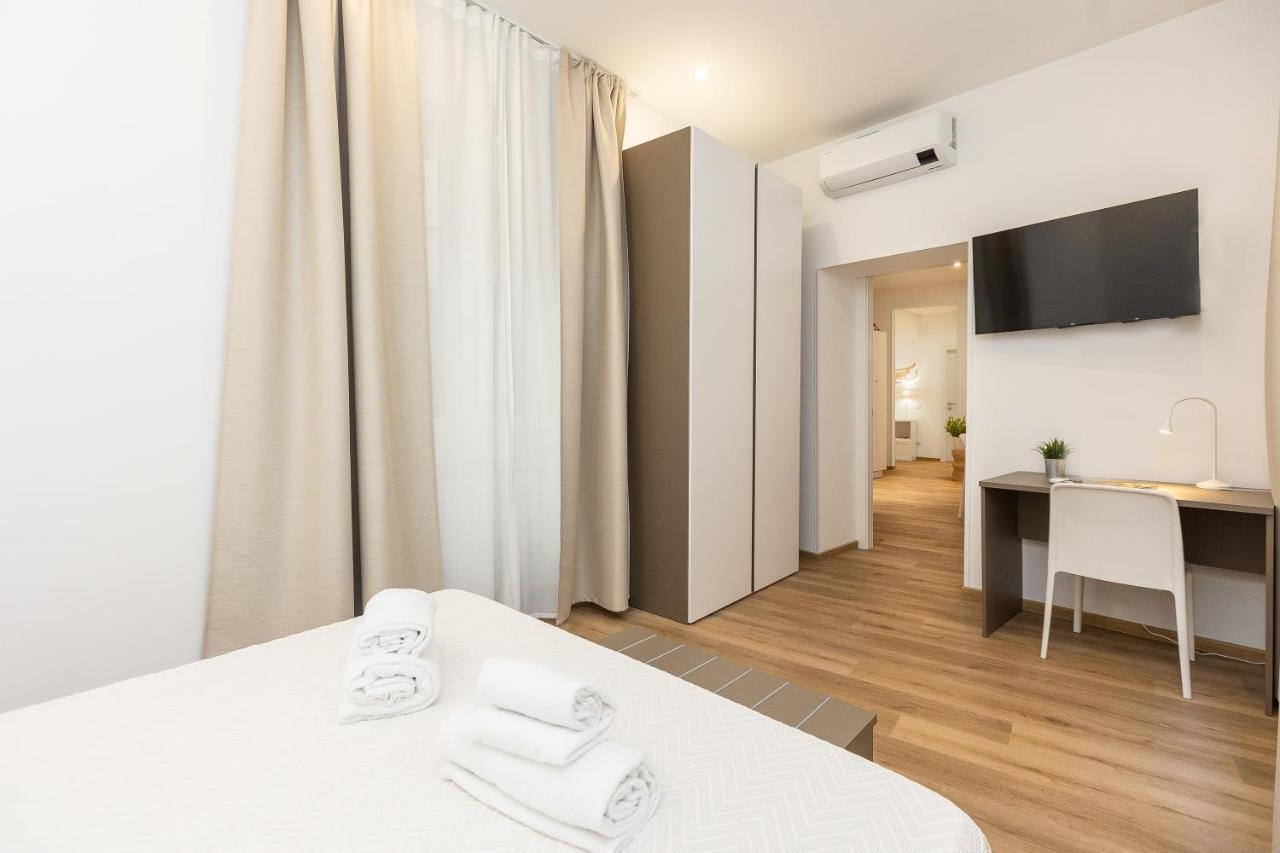 Colosseum Holidays - Three-bedroom Appartement