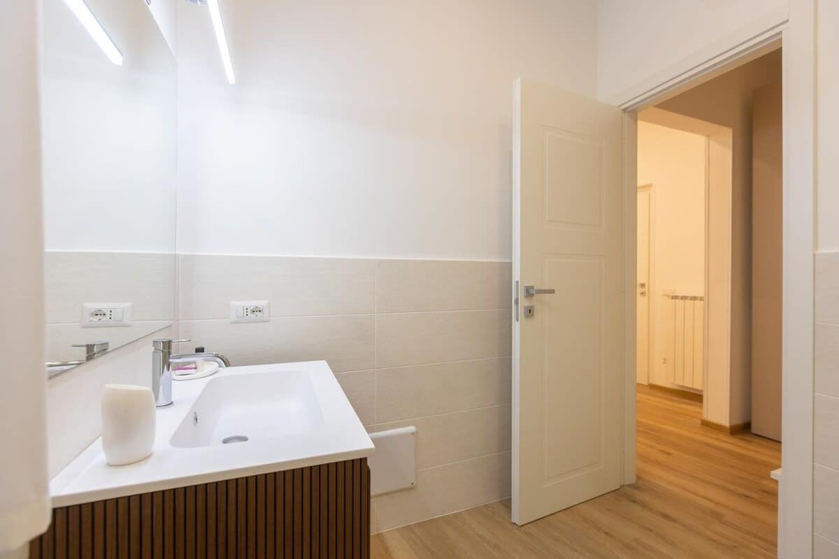 Colosseum Holidays - Three-bedroom Appartamento *