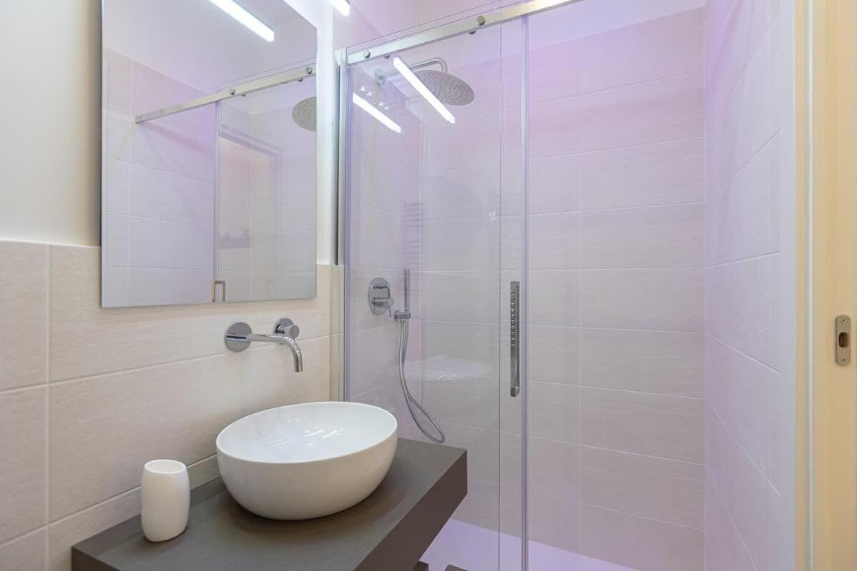 Colosseum Holidays - Three-bedroom Roma